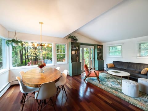 Berkshire Vacation Rentals: Great Barrington Walkable To Lake And Town Casa in Great Barrington