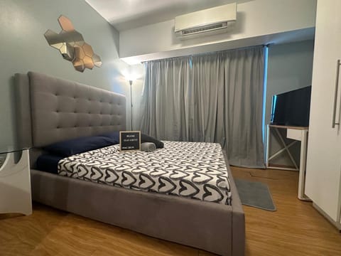 DFT Apartment "Rockwell View" Host By HomeStay Apartment in Mandaluyong