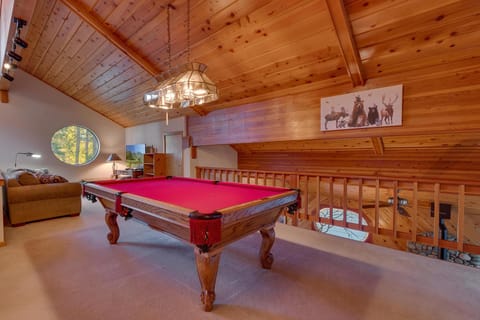 Dogwood Place- Hot Tub- Pet Friendly- Pool Table- Wood Fireplace- Amenity Access Haus in Truckee