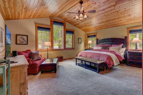 High Country Lodge - Hot Tub, Amenities Access, Shuffleboard and Horse Shoe Pit Maison in Truckee