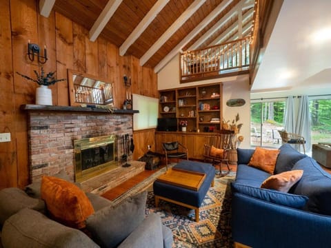 Berkshire Vacation Rentals: Loft Style Cabin In West Stockbridge Book Now Casa in West Stockbridge