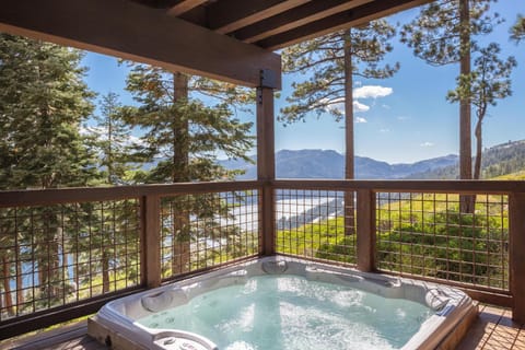 Overlook Lake View Lodge at Tahoe Donner- Dog Friendly 4BR with Private Hot Tub House in Truckee