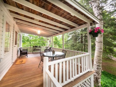 Berkshire Vacation Rentals: Private Cottage Come Enjoy Nature House in Berkshires