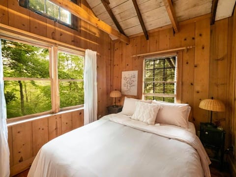 Berkshire Vacation Rentals: Private Cottage Come Enjoy Nature House in Berkshires