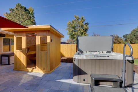 Luxury Wheat Ridge Home with Private Hot Tub and Sauna Haus in Wheat Ridge