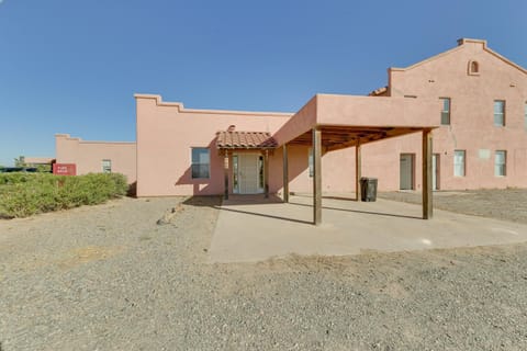 Eloy Vacation Rental with Community Pool and Courtyard Condo in Eloy