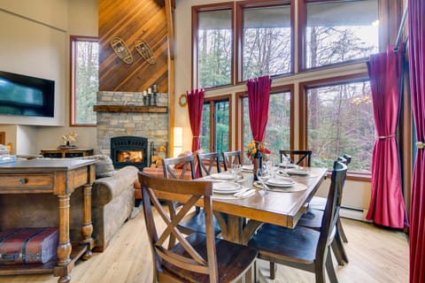 Ski and Golf Cozy North Conway Mountain Cabin! House in North Conway