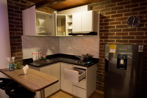 Coffee/tea facilities, Kitchen or kitchenette, dishwasher