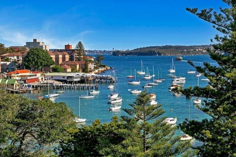 MAN29 - Beautiful 2 BR Apartment Manly Wharf Views Appartement in Manly