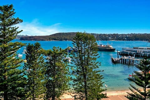 MAN29 - Beautiful 2 BR Apartment Manly Wharf Views Appartement in Manly