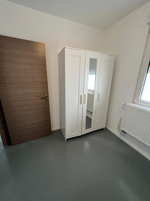 Bedroom, wardrobe