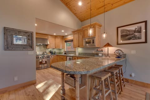 Woodcrest at Tahoe Donner 3BR with Pool Table - 3000 sq ft House in Truckee