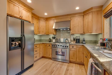 Woodcrest at Tahoe Donner 3BR with Pool Table - 3000 sq ft House in Truckee