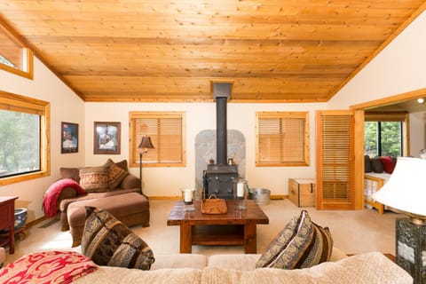 Victory Place at Palisades - Stunning 5 BR with Private Hot Tub and Pool Table Casa in Palisades Tahoe (Olympic Valley)