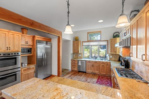 Solvang Haus in Tahoe Donner - 5BR w Private Hot Tub, Game Room, Gym and Pool Access House in Truckee