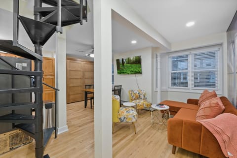 10Min to NYC - 2BR/2.5Bath-3Beds-Free Parking-No Chores Copropriété in Hoboken