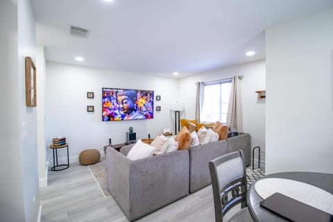 Good Vibes Oasis - Cozy townhome with parking Haus in Cutler Bay