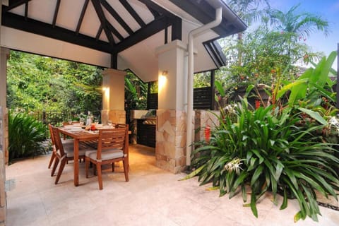 The Villa at Temple - A Luxury Resort Hideaway Chalet in Port Douglas