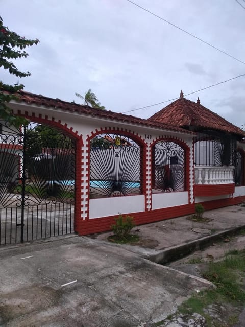Casarão Farol da Marise Sol House in State of Pará