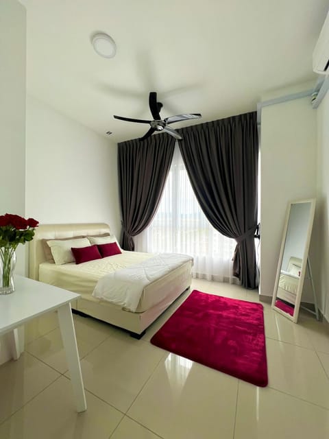 Bed, Photo of the whole room, Bedroom, fireplace, air conditioner