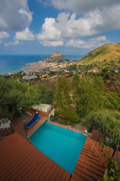 Property building, Pool view, Swimming pool