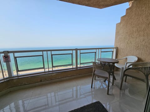 Welcome sea view - families only Apartment in Alexandria