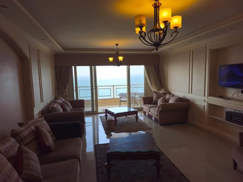 Welcome sea view - families only Apartment in Alexandria