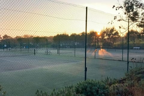 Day, Tennis court, Tennis court