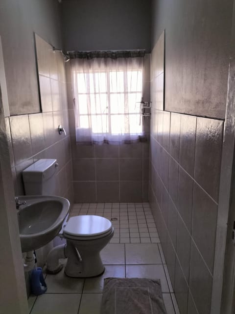 Gqeberha Self Catering Apartments Condo in Port Elizabeth
