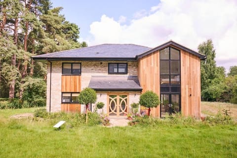 Rural retreat by the river Chalet in Costessey