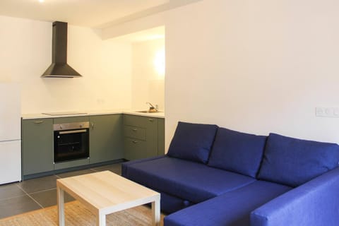 Quiet apartment near the Flea Market Apartment in Saint-Denis, France