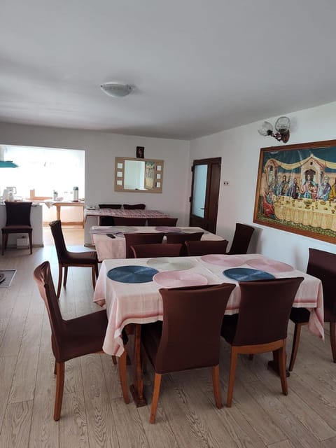 Pensiunea Piatra Mandrutului Farm Stay in Cluj County