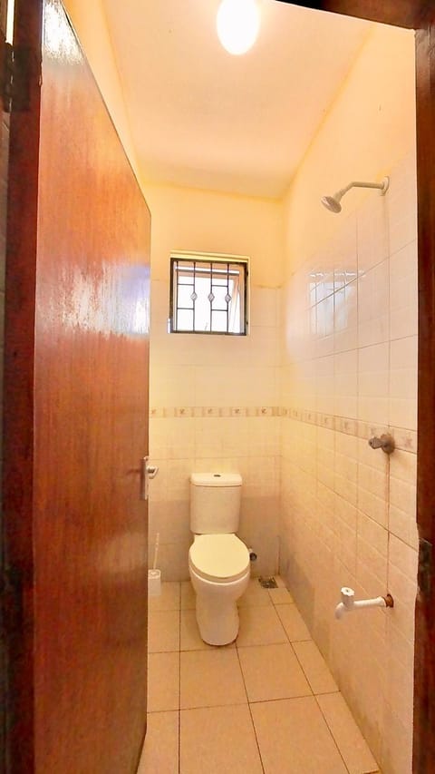 Cozy 1 Bedroom Apartment in Bamburi, Vescon 1 Apartment in Mombasa