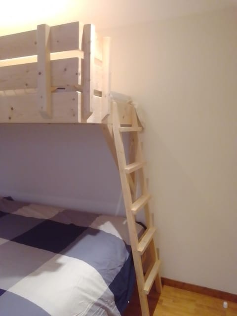 bunk bed