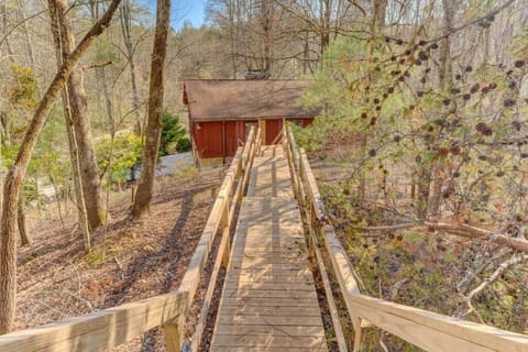 Wild Creek Cabin House in Mineral Bluff