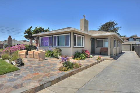 Santa Cruz Ocean Front House in Santa Cruz