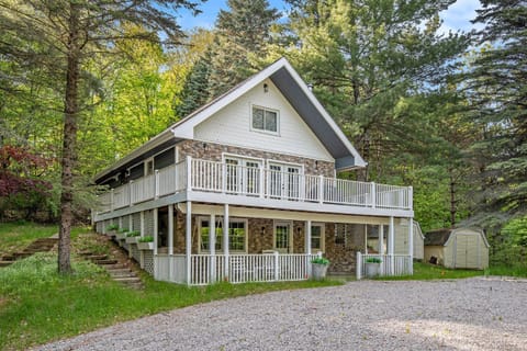 Beautiful 3BDR Home by Torch Lake Sandbar ➠ 11931 House in Torch Lake