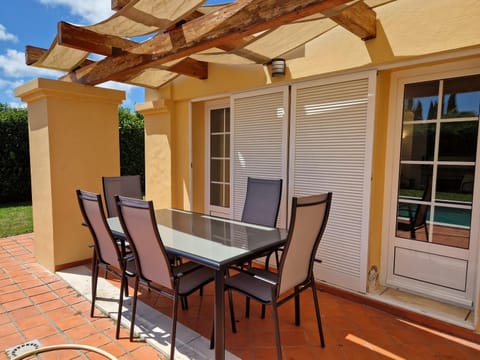 Patio, Dining area