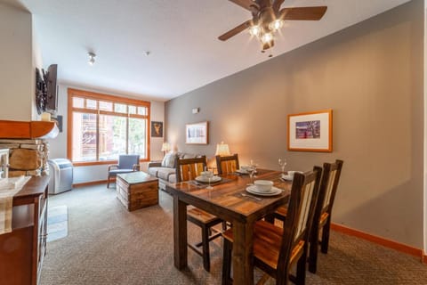 589- Village 1Bed 1Bath Condo with Pool Spa and Walk to Gondola Hotel in Mammoth Lakes