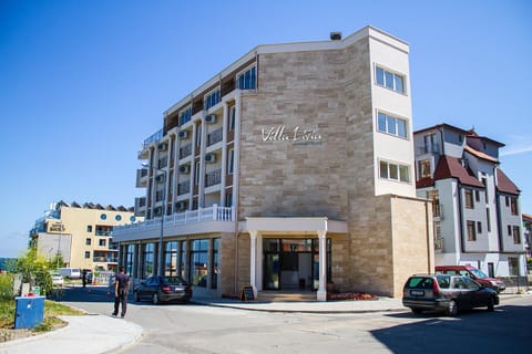 Property building, Facade/entrance