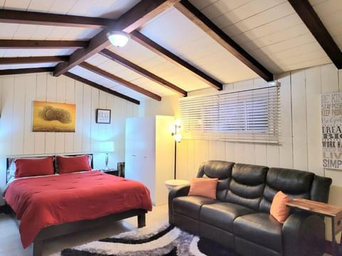 Guest house-perfect getaway - relaxing space Copropriété in Rosemead