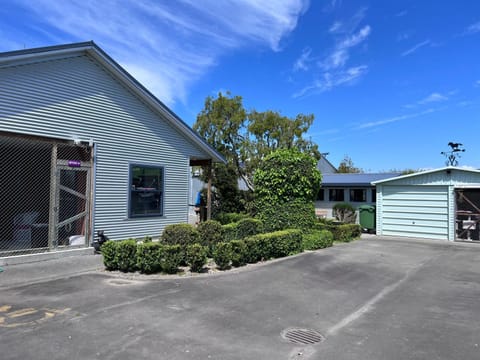 Grassmere Orchard by Tiny Away House in Napier