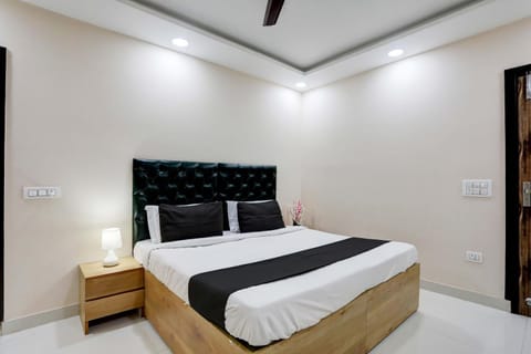 Flagship The Bed Box Hotel in Delhi