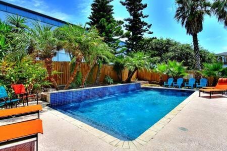 Belle Isle Villa PRIVATE pool great for large groups House in Port Aransas