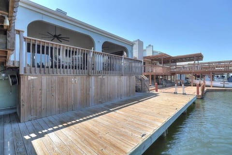 Canal Front Home~Bring your boat~Monthly Rental Casa in North Padre Island