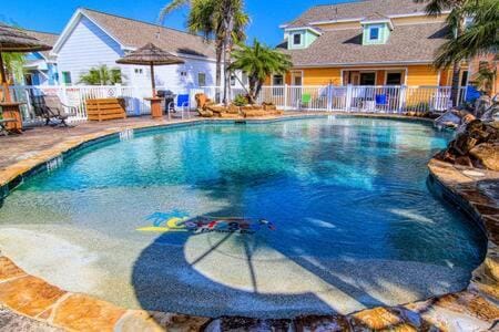 Gone Coastal at Pirates Bay House in Port Aransas