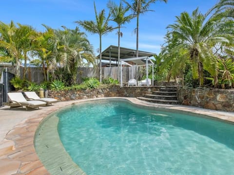 Luxury 5BR Retreat Family house with Pool in GC Maison in Oxenford