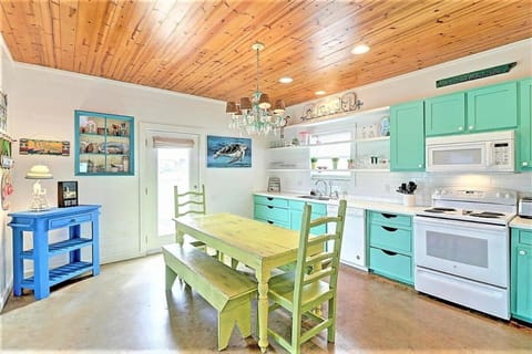 Key Lime Cottage at Royal Palms House in Port Aransas