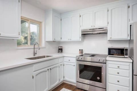 Kitchen or kitchenette, oven, stove