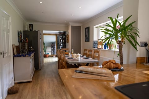 Dining area, kitchen